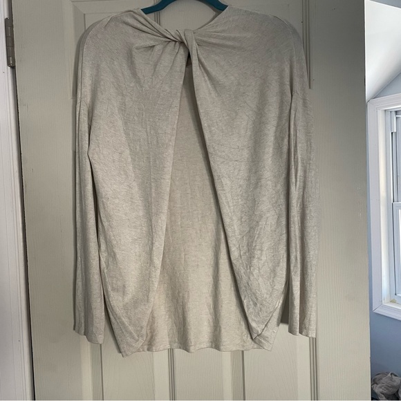 Fabletics Small Backless Sweater - Picture 2 of 2